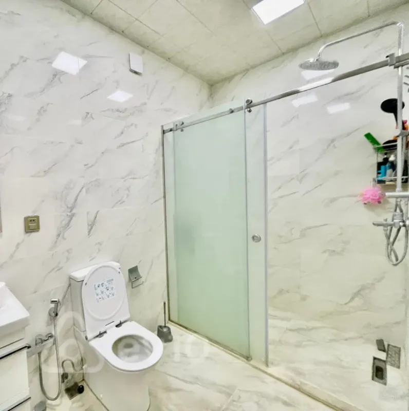 Kirayə verilir 3 otaqlı yeni tikili 120 m²