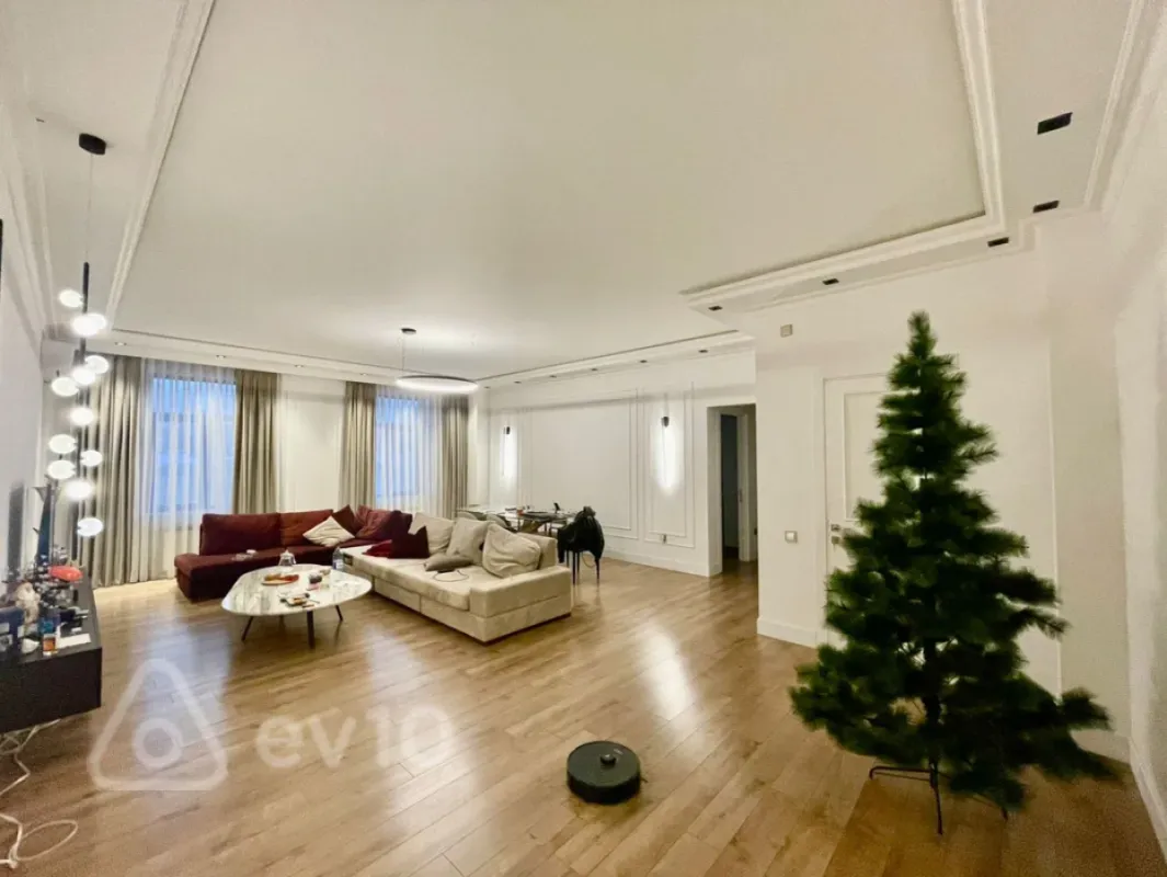 Kirayə verilir 3 otaqlı yeni tikili 120 m²