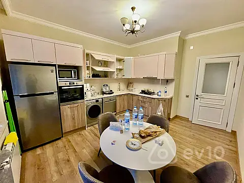Kirayə verilir 3 otaqlı yeni tikili 120 m²