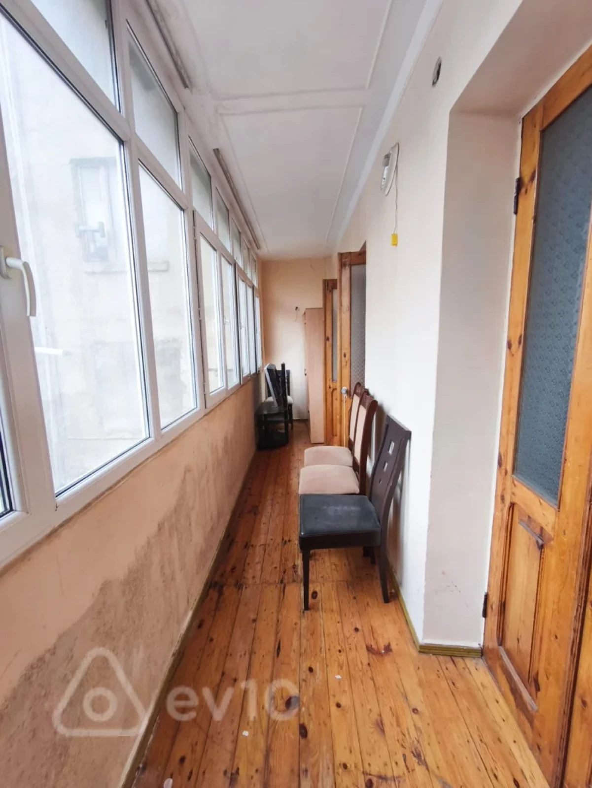 Kirayə verilir 2 otaqlı köhnə tikili 60 m²