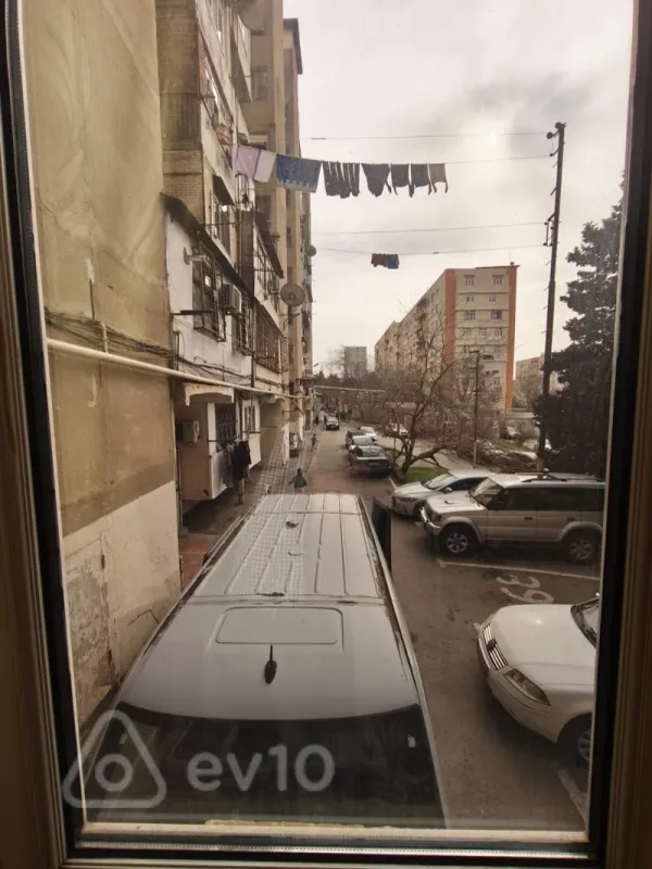 Kirayə verilir 2 otaqlı köhnə tikili 60 m²