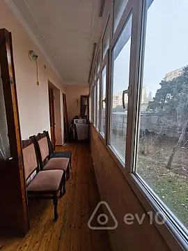 Kirayə verilir 2 otaqlı köhnə tikili 60 m²