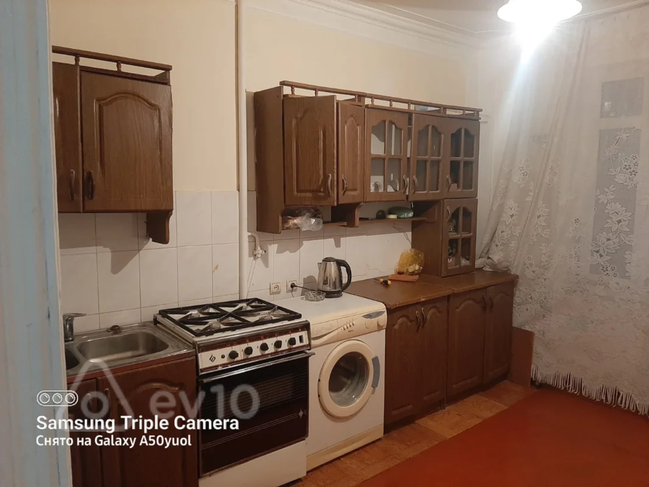 Kirayə verilir 2 otaqlı köhnə tikili 60 m²