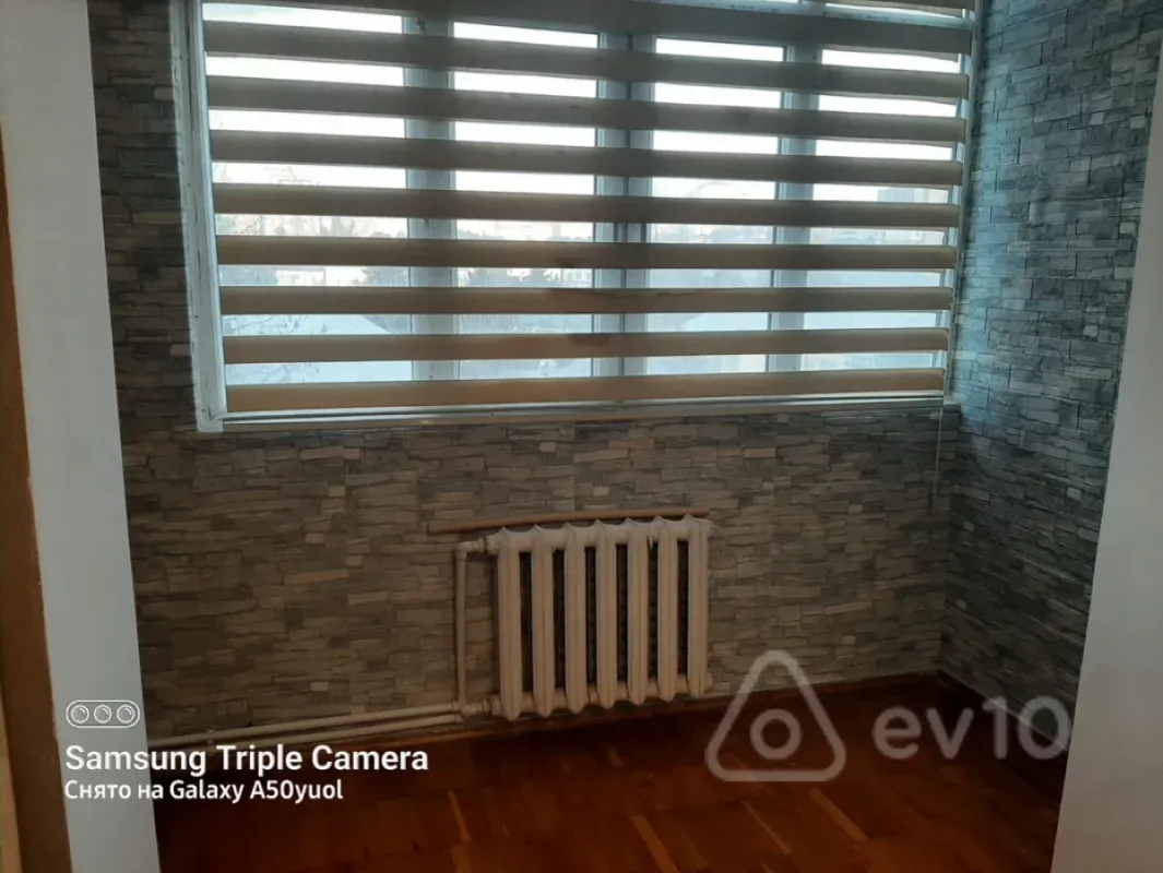 Kirayə verilir 2 otaqlı köhnə tikili 60 m²