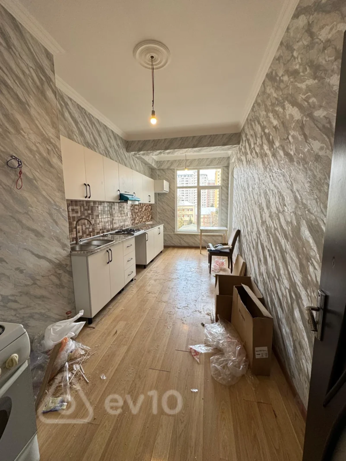Kirayə verilir 3 otaqlı yeni tikili 120 m²