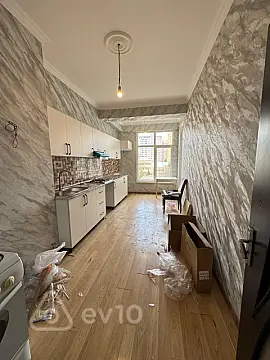 Kirayə verilir 3 otaqlı yeni tikili 120 m²