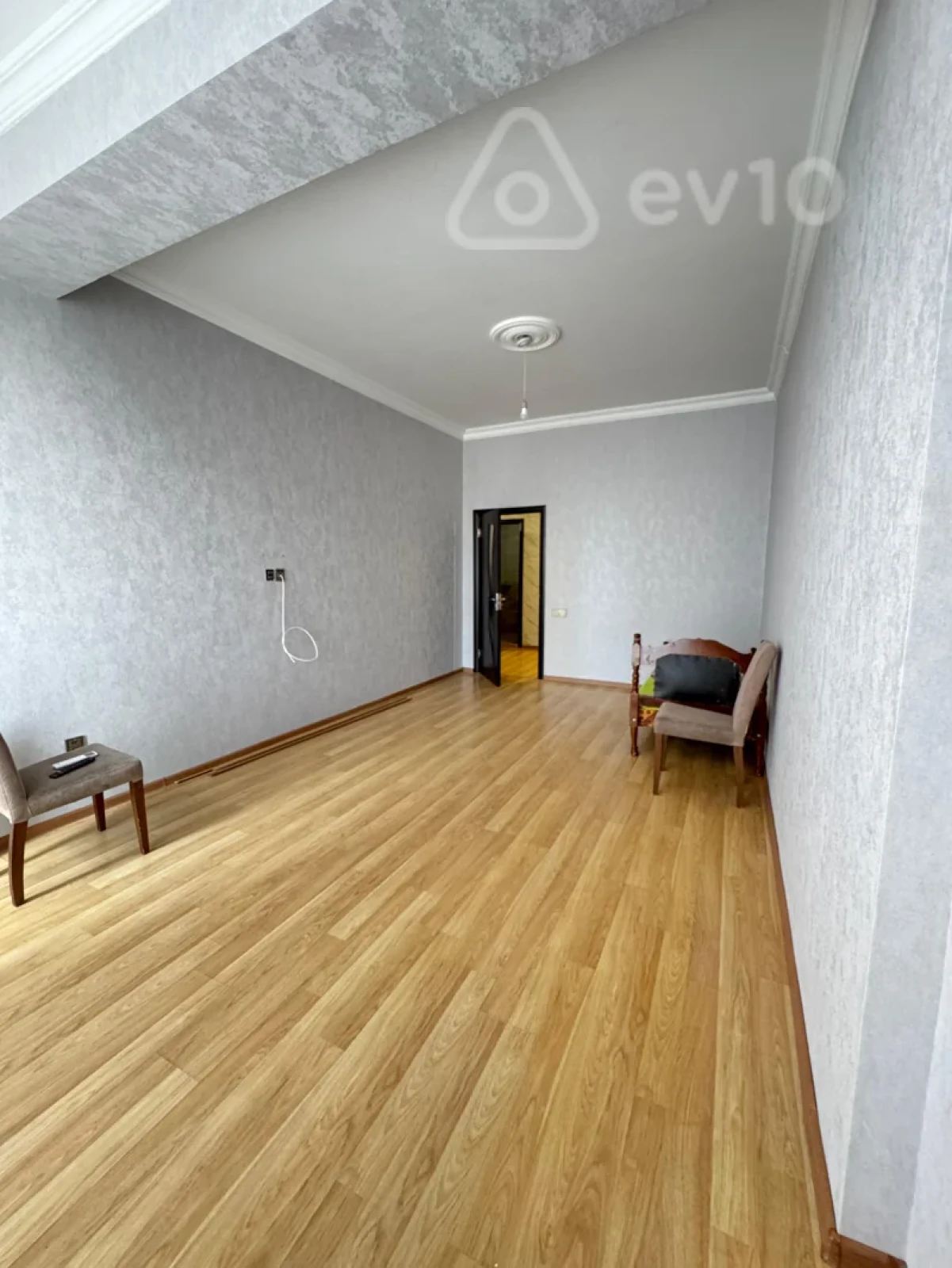 Kirayə verilir 3 otaqlı yeni tikili 120 m²