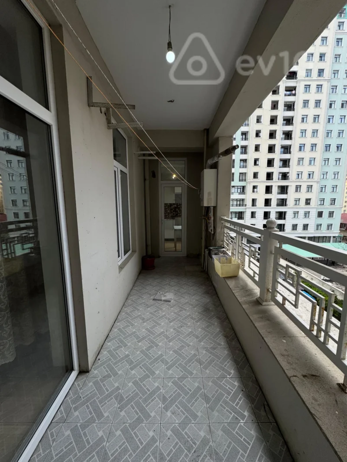 Kirayə verilir 3 otaqlı yeni tikili 120 m²