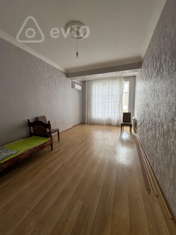 Kirayə verilir 3 otaqlı yeni tikili 120 m²