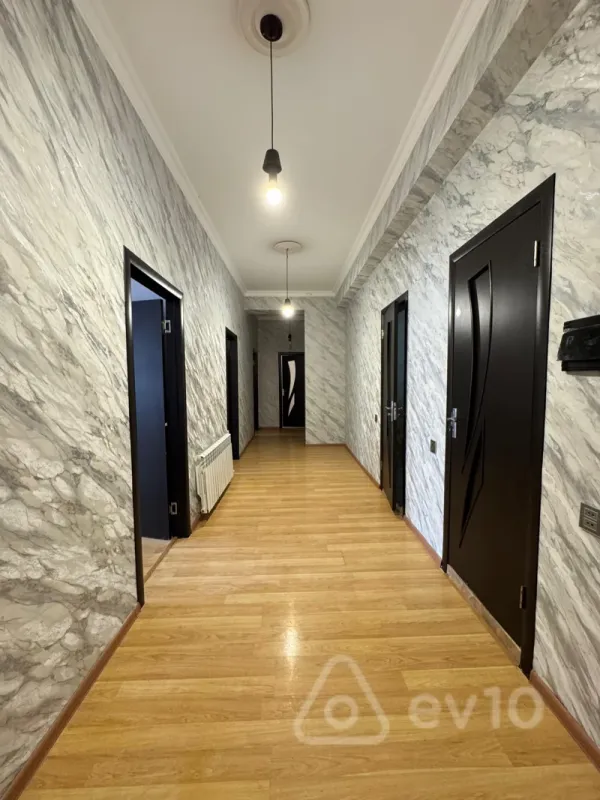 Kirayə verilir 3 otaqlı yeni tikili 120 m²