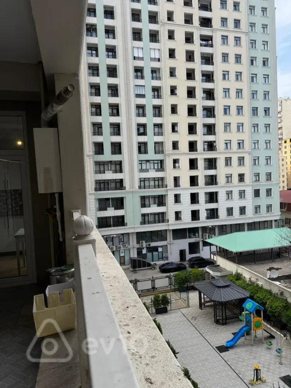 Kirayə verilir 3 otaqlı yeni tikili 120 m²