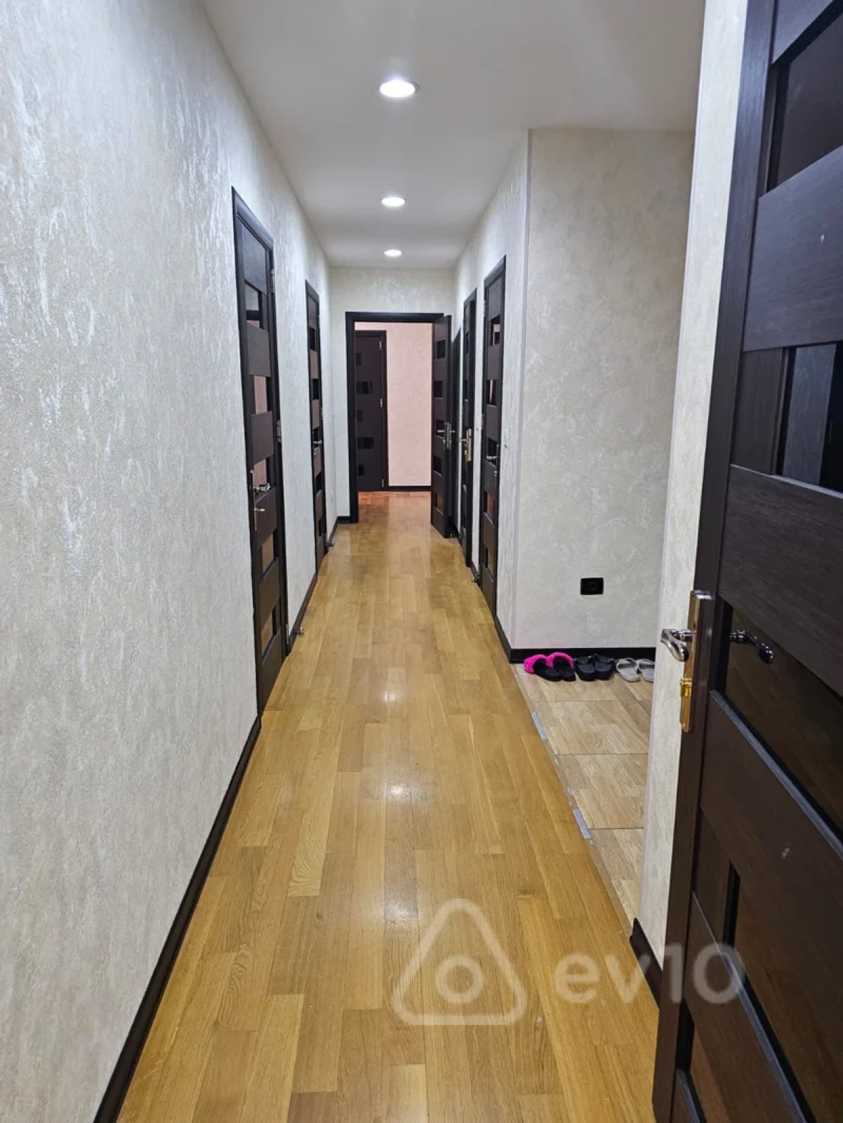 Kirayə verilir 4 otaqlı yeni tikili 200 m²