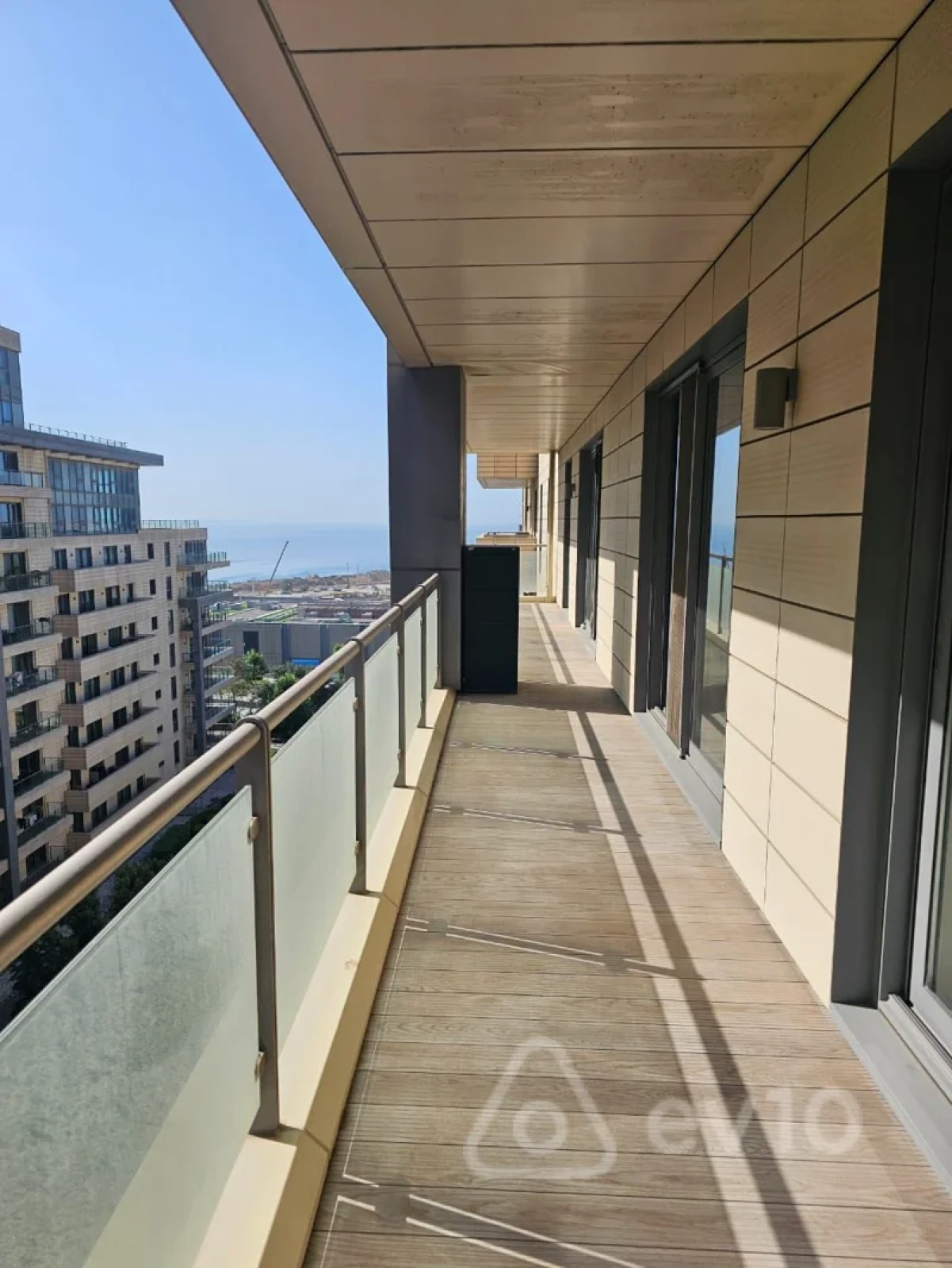 Kirayə verilir 4 otaqlı yeni tikili 200 m²