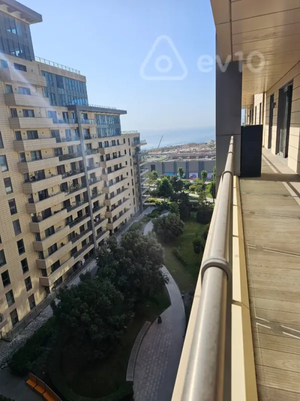 Kirayə verilir 4 otaqlı yeni tikili 200 m²