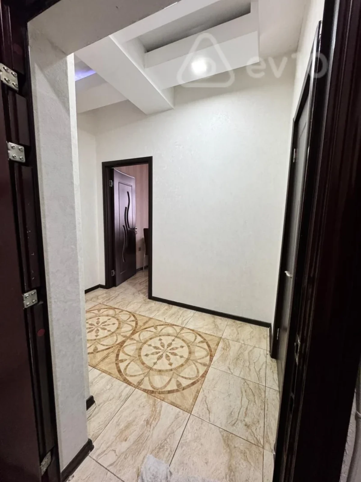 Kirayə verilir 2 otaqlı yeni tikili 61 m²