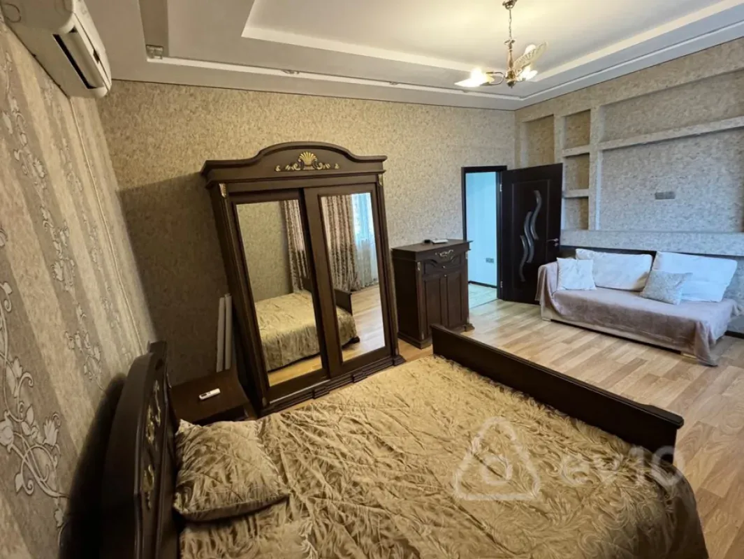 Kirayə verilir 2 otaqlı yeni tikili 61 m²