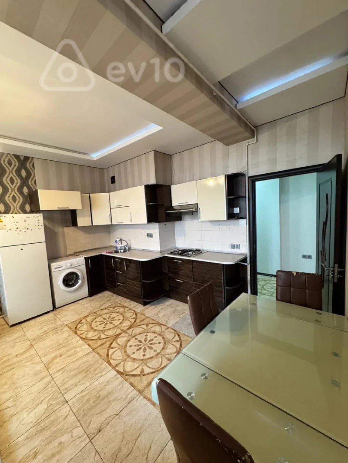 Kirayə verilir 2 otaqlı yeni tikili 61 m²