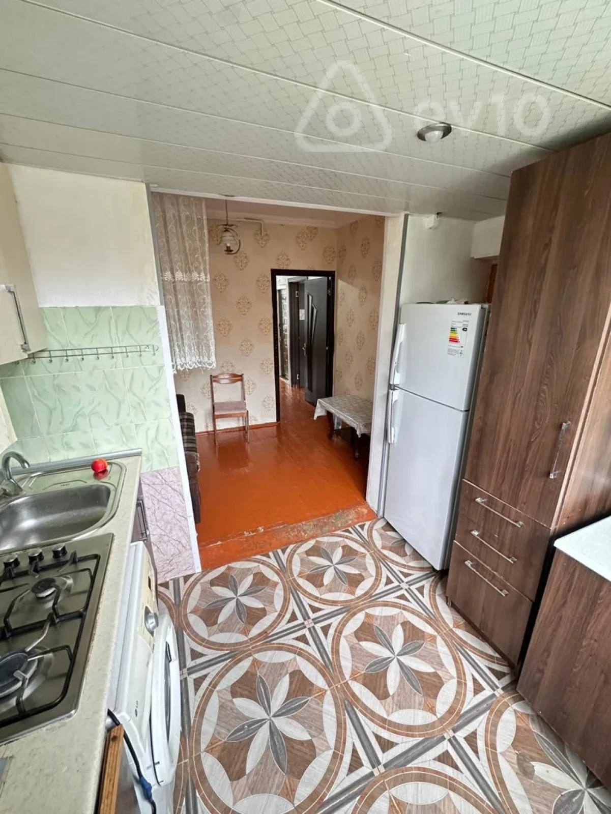 Kirayə verilir 2 otaqlı köhnə tikili 60 m²