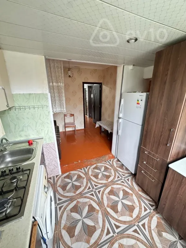 Kirayə verilir 2 otaqlı köhnə tikili 60 m²