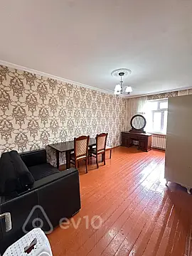 Kirayə verilir 2 otaqlı köhnə tikili 60 m²