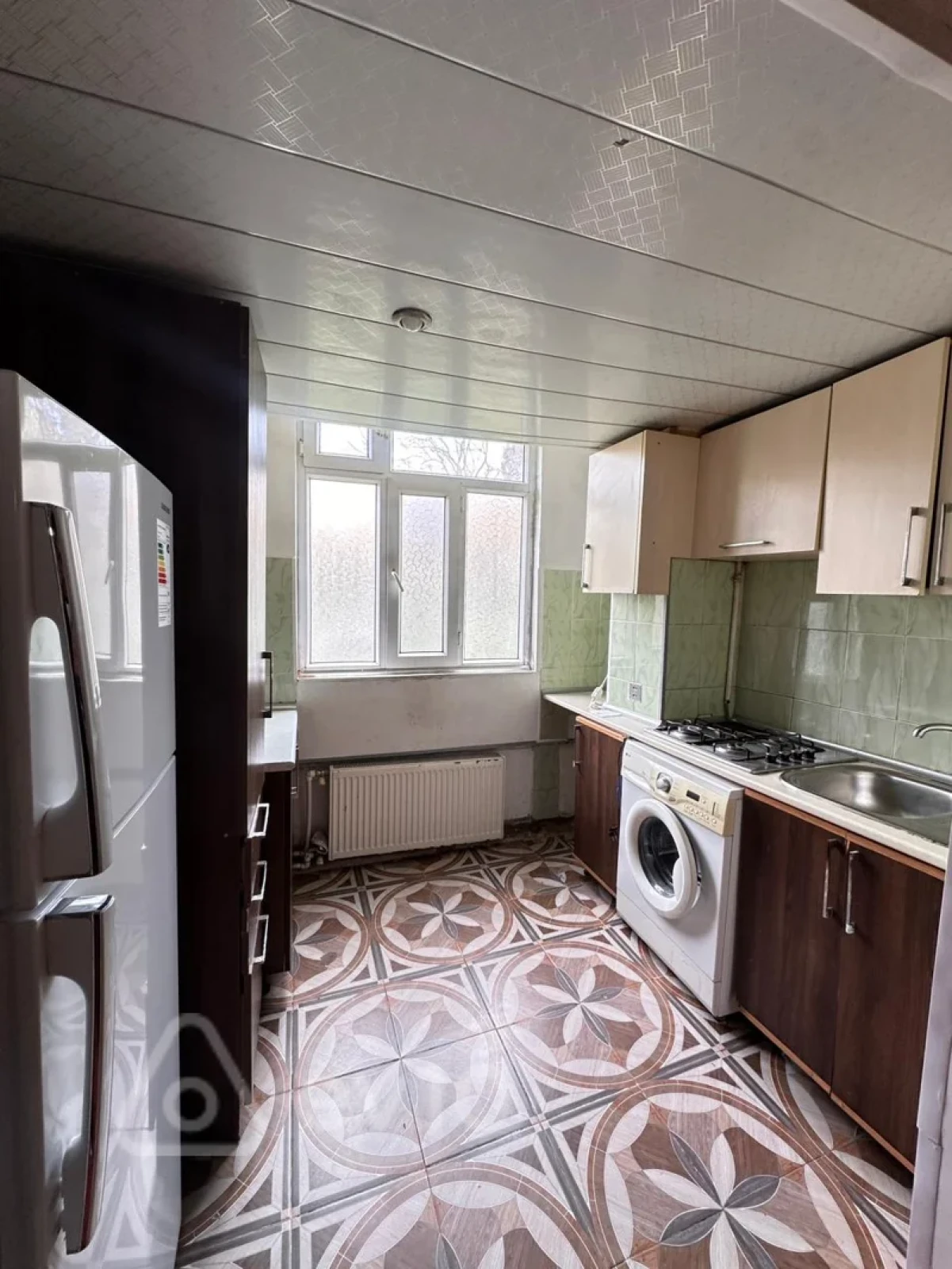 Kirayə verilir 2 otaqlı köhnə tikili 60 m²