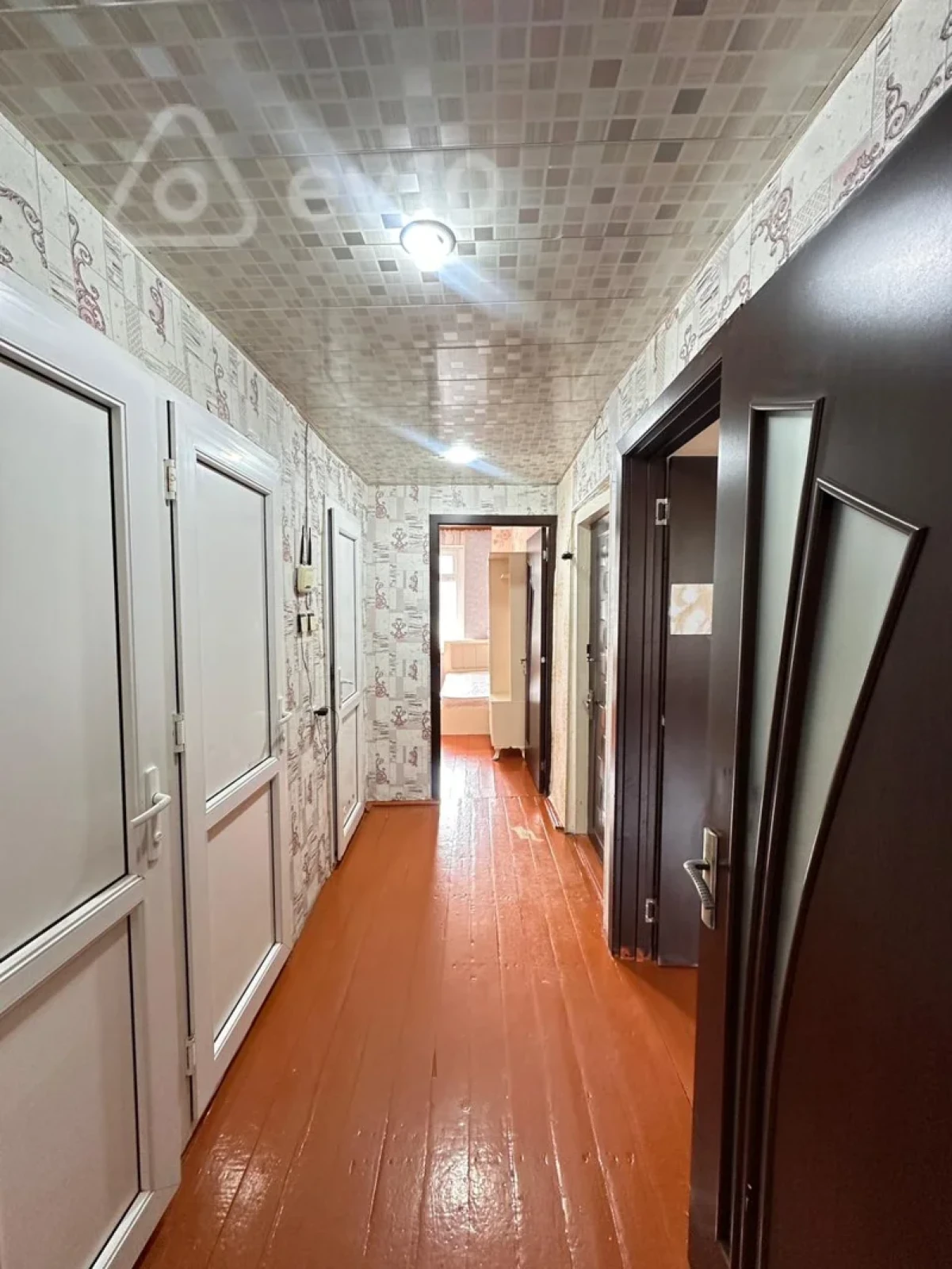 Kirayə verilir 2 otaqlı köhnə tikili 60 m²