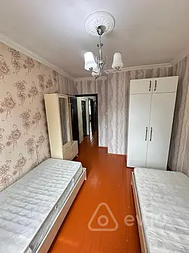 Kirayə verilir 2 otaqlı köhnə tikili 60 m²