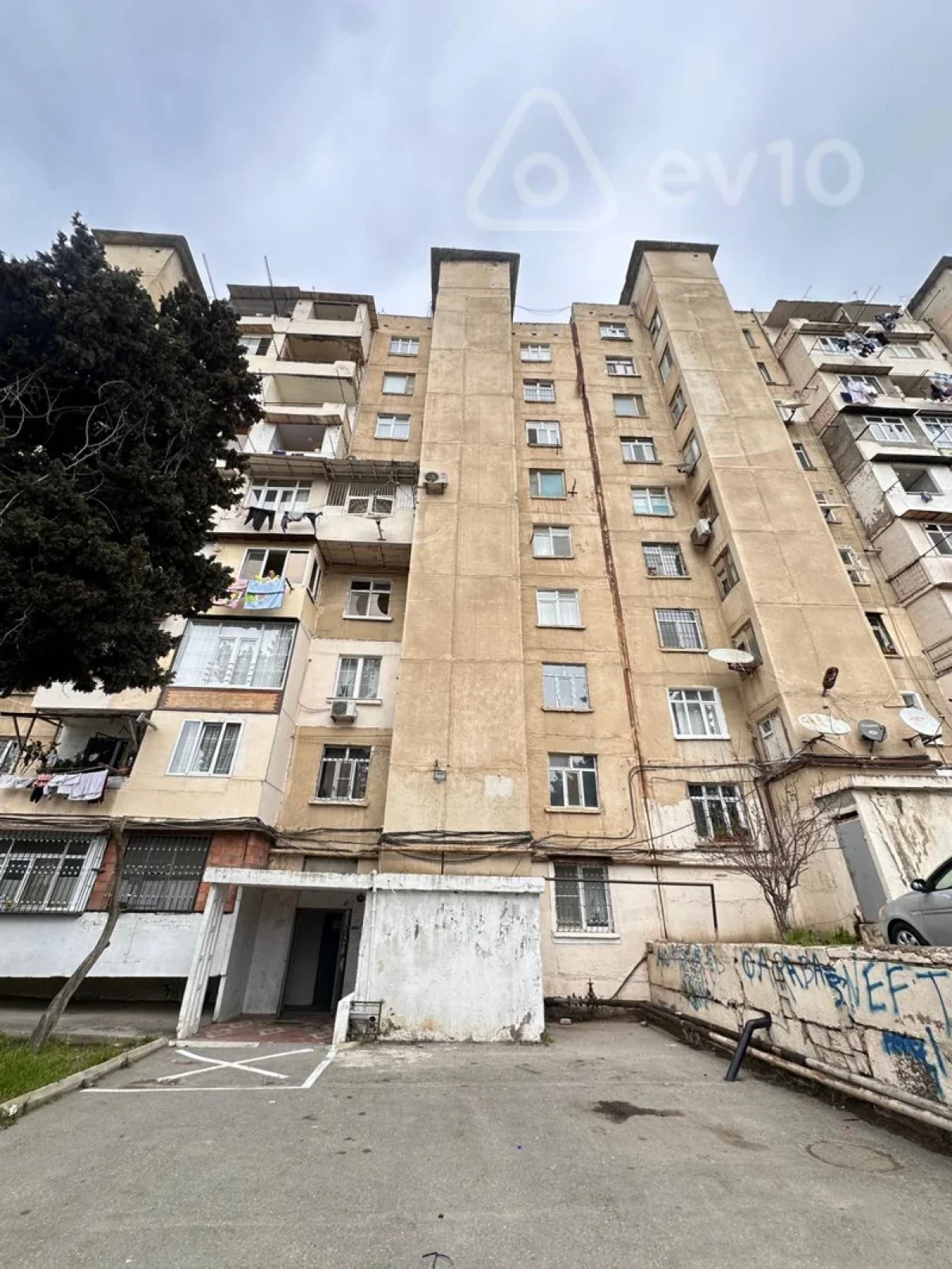 Kirayə verilir 2 otaqlı köhnə tikili 60 m²