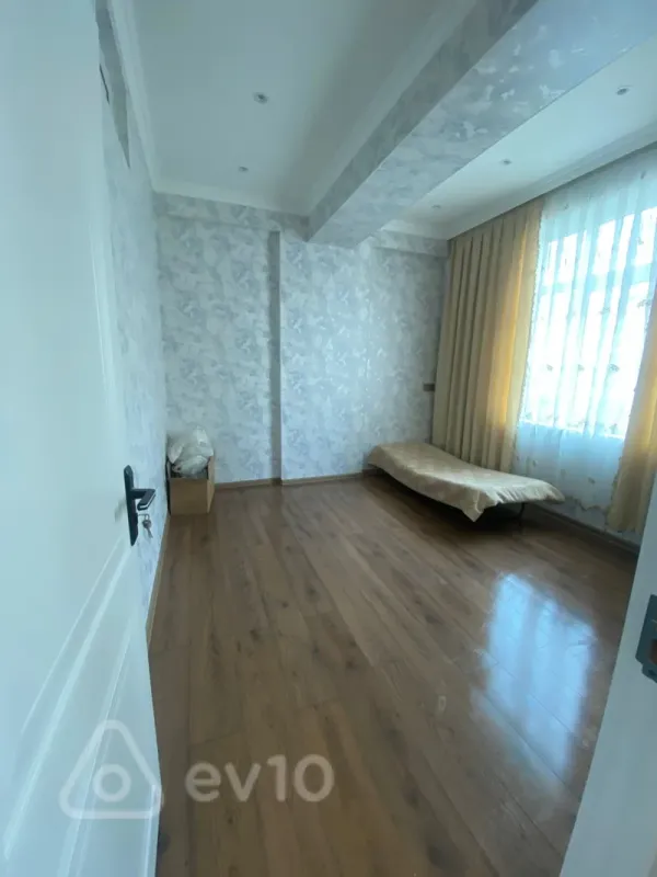 Kirayə verilir 3 otaqlı yeni tikili 75 m²