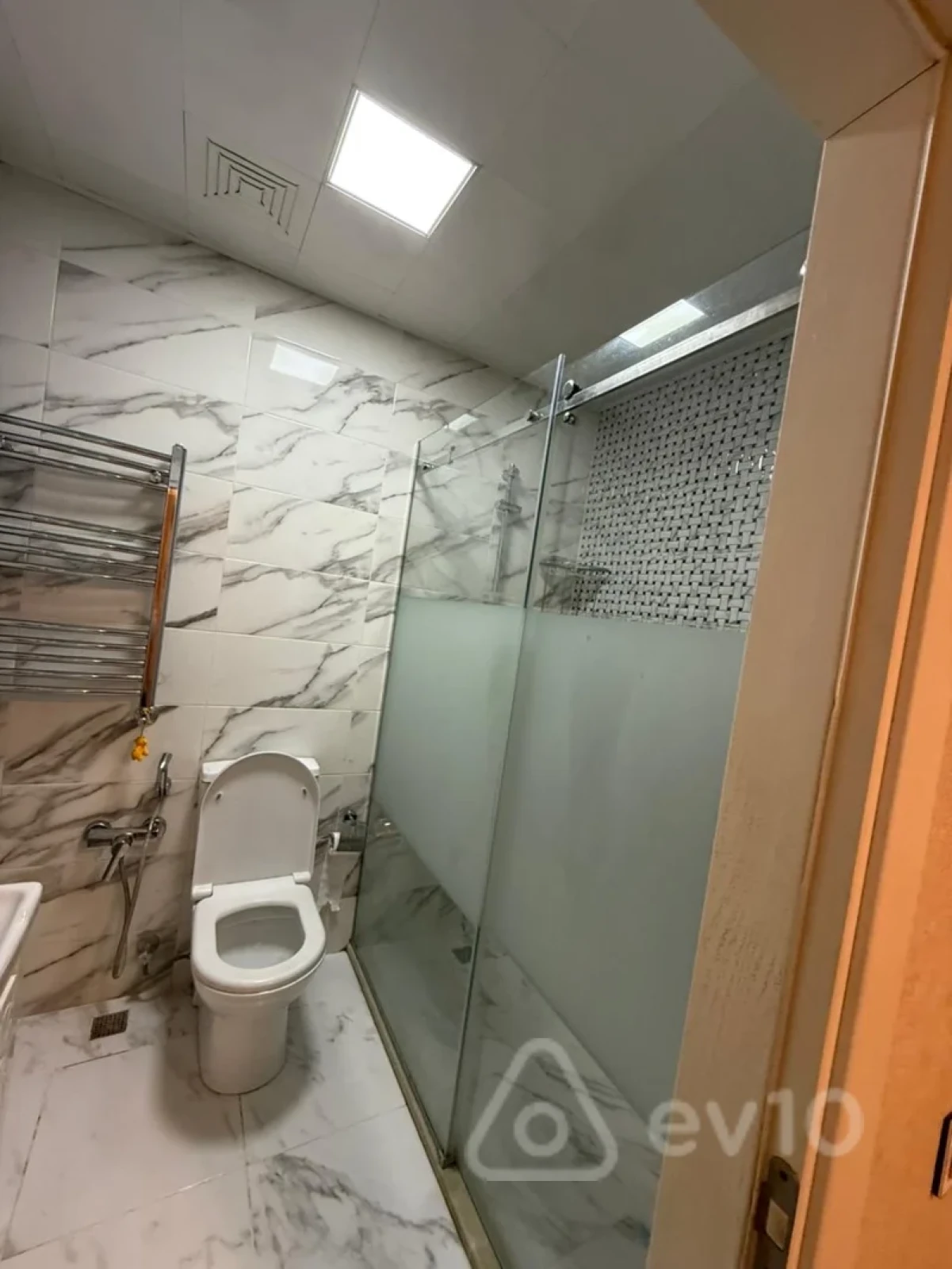 Kirayə verilir 2 otaqlı yeni tikili 60 m²