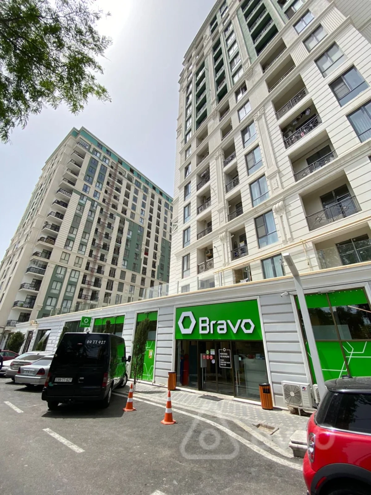 Kirayə verilir 3 otaqlı yeni tikili 120 m²