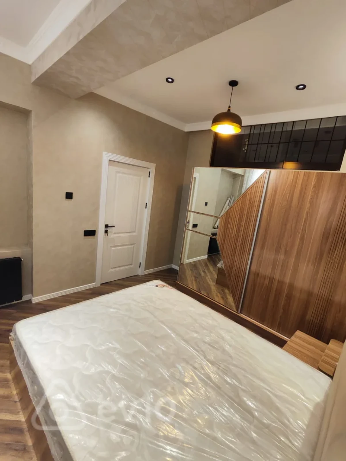 Kirayə verilir 2 otaqlı yeni tikili 70 m²