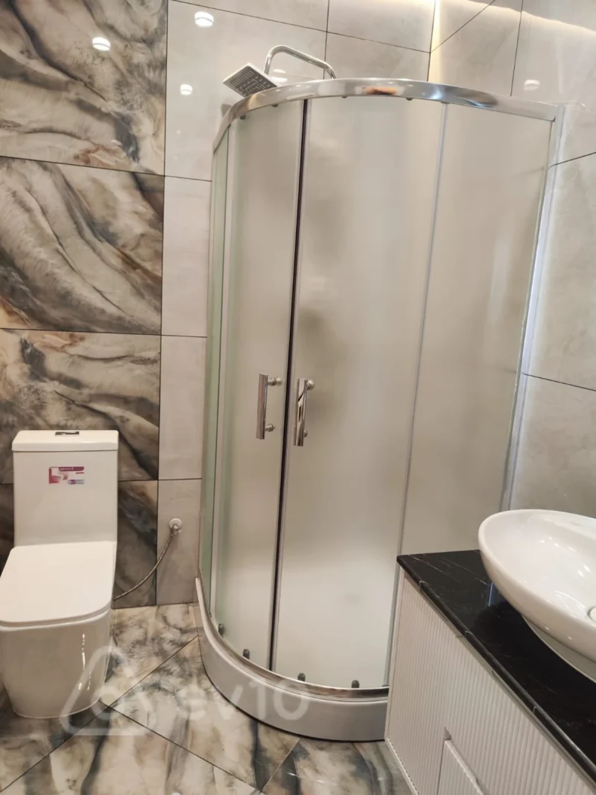 Kirayə verilir 2 otaqlı yeni tikili 70 m²