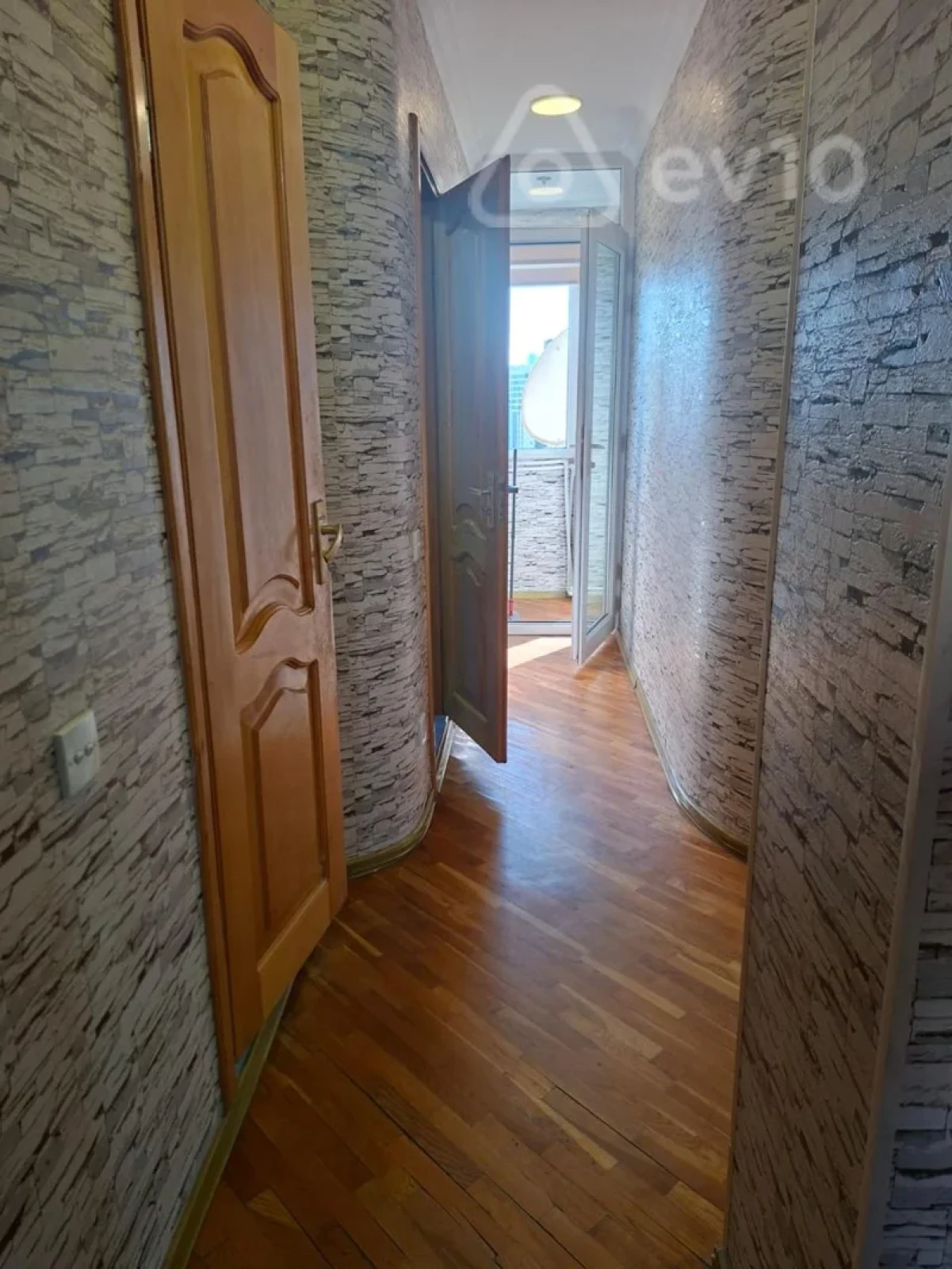 Kirayə verilir 4 otaqlı köhnə tikili 110 m²