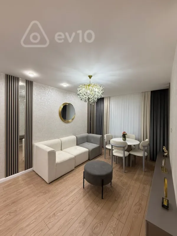 Satılır 2 otaqlı köhnə tikili 55 m²