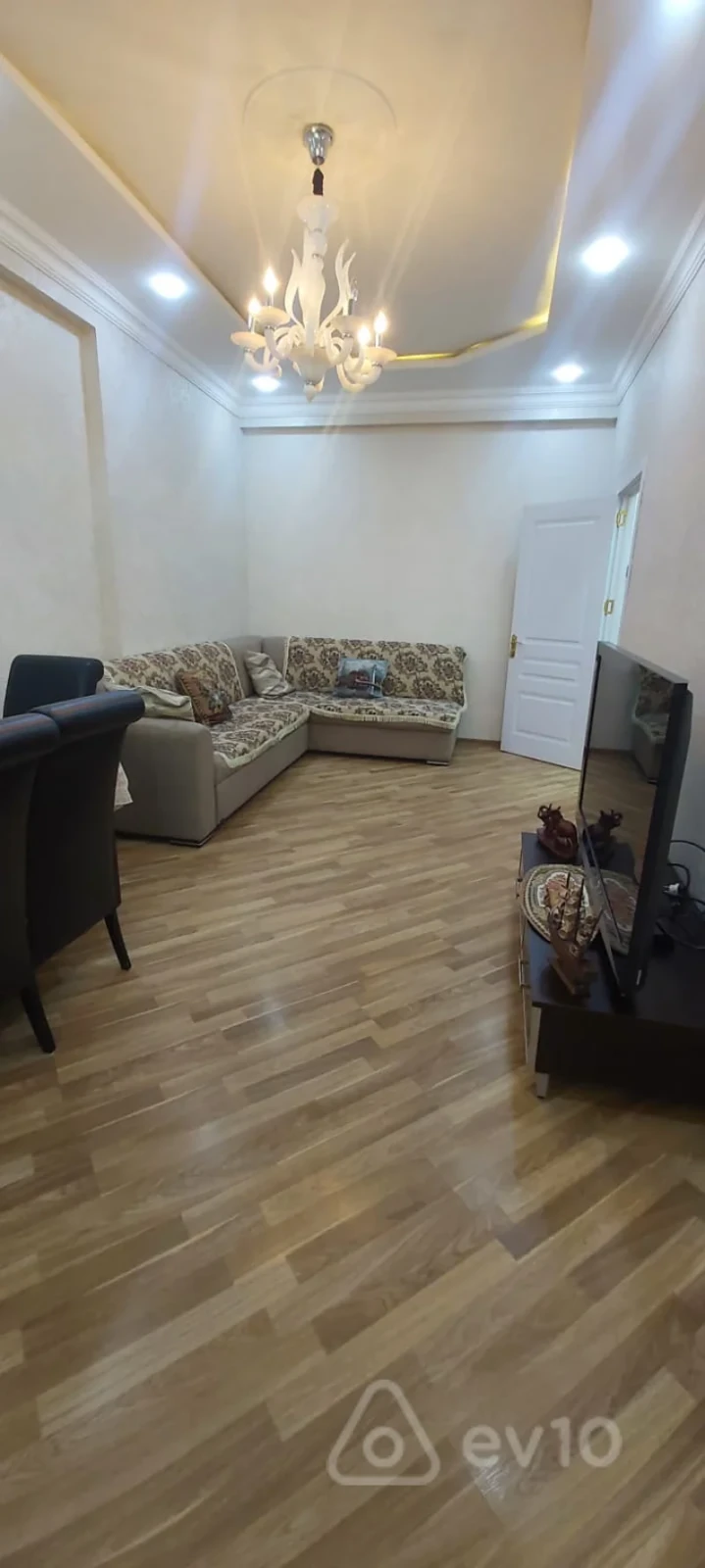 Kirayə verilir 2 otaqlı yeni tikili 50 m²