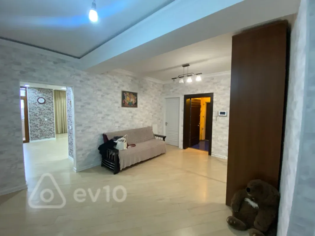 Kirayə verilir 3 otaqlı yeni tikili 128 m²