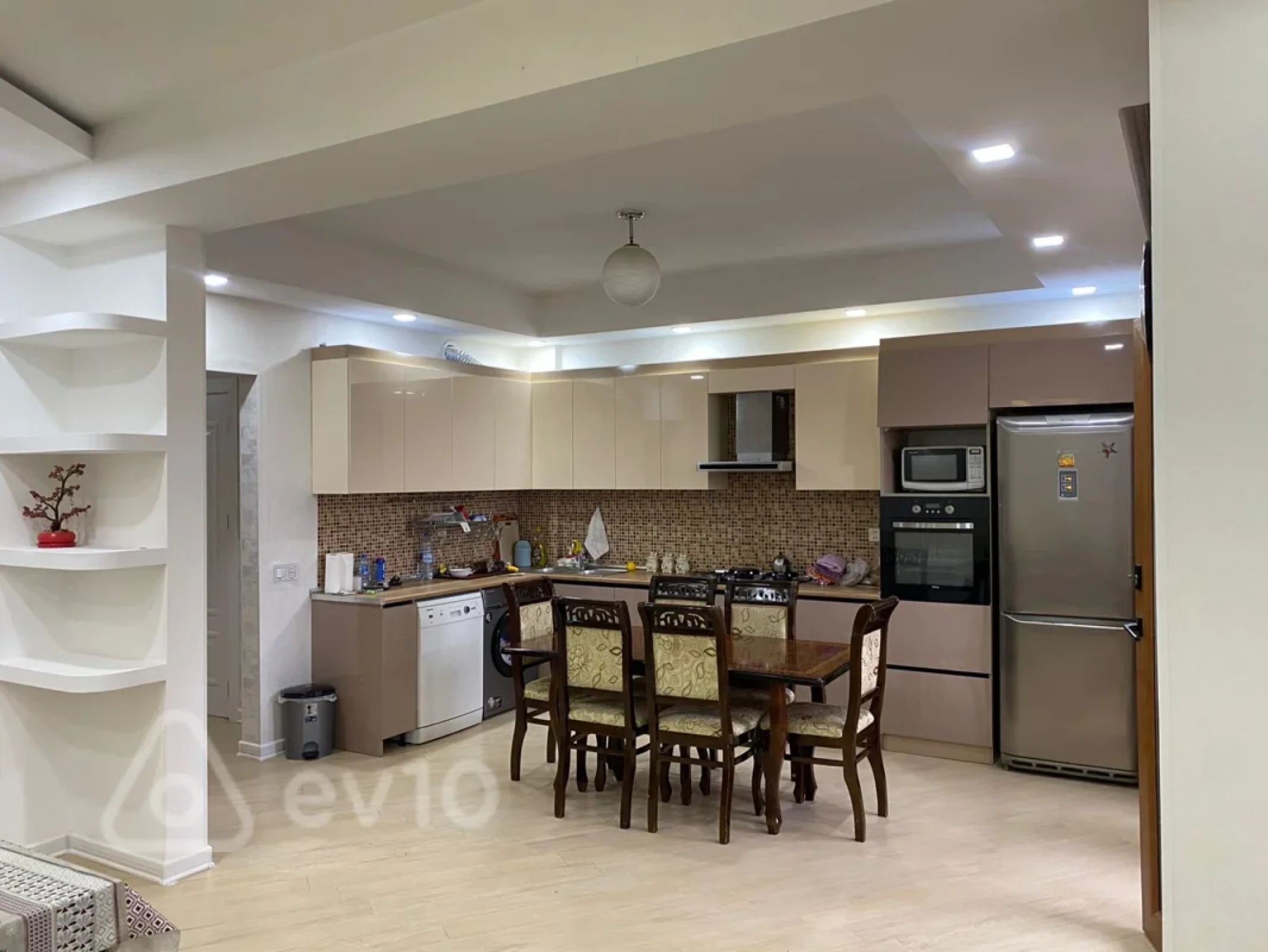 Kirayə verilir 3 otaqlı yeni tikili 128 m²