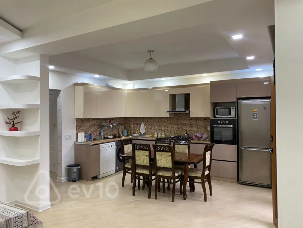 Kirayə verilir 3 otaqlı yeni tikili 128 m²