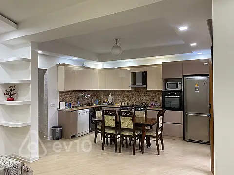 Kirayə verilir 3 otaqlı yeni tikili 128 m²