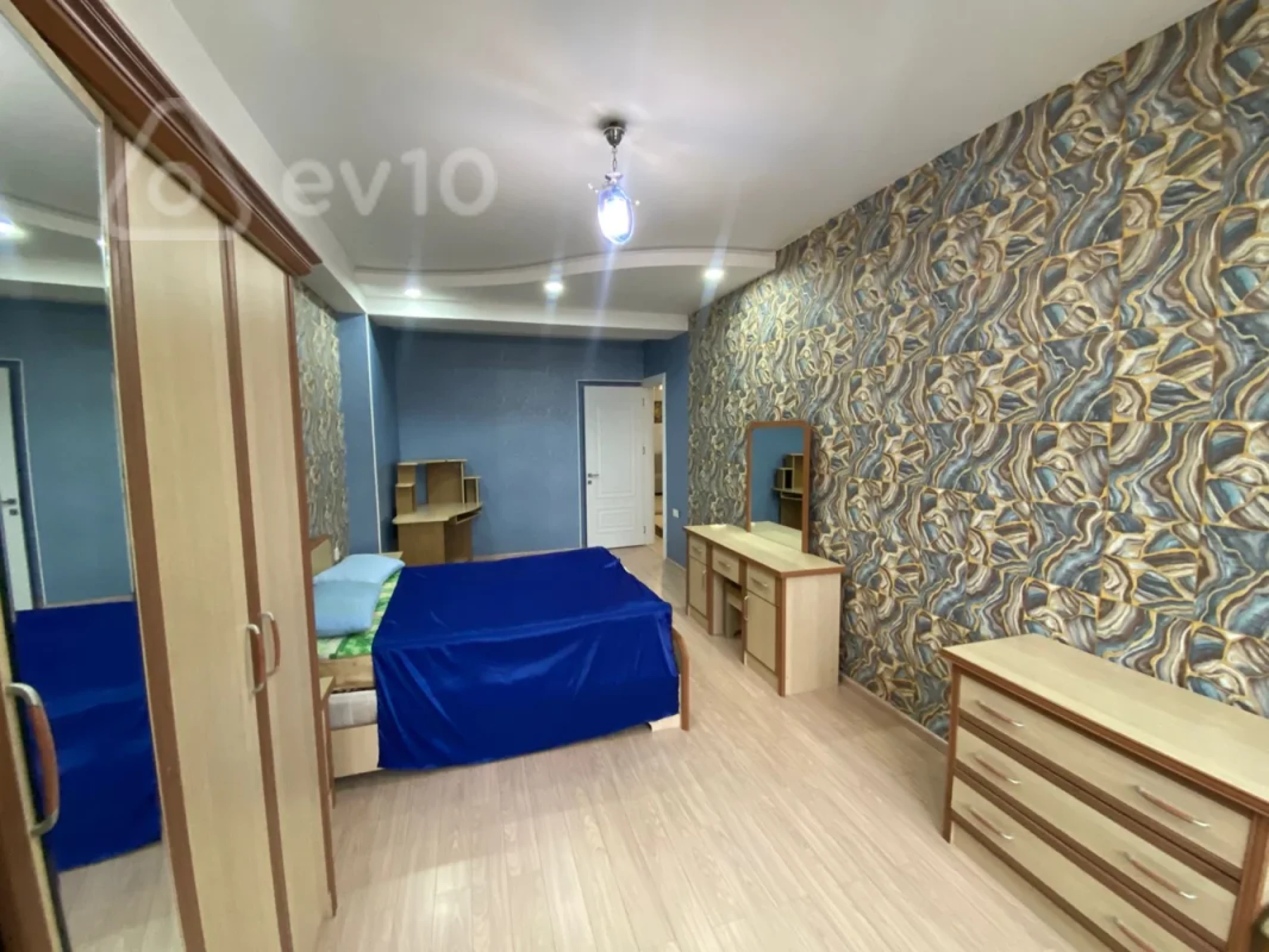 Kirayə verilir 3 otaqlı yeni tikili 128 m²