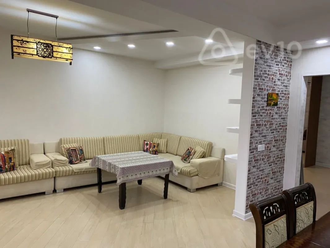 Kirayə verilir 3 otaqlı yeni tikili 128 m²