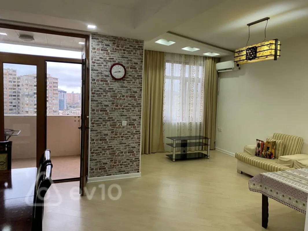 Kirayə verilir 3 otaqlı yeni tikili 128 m²