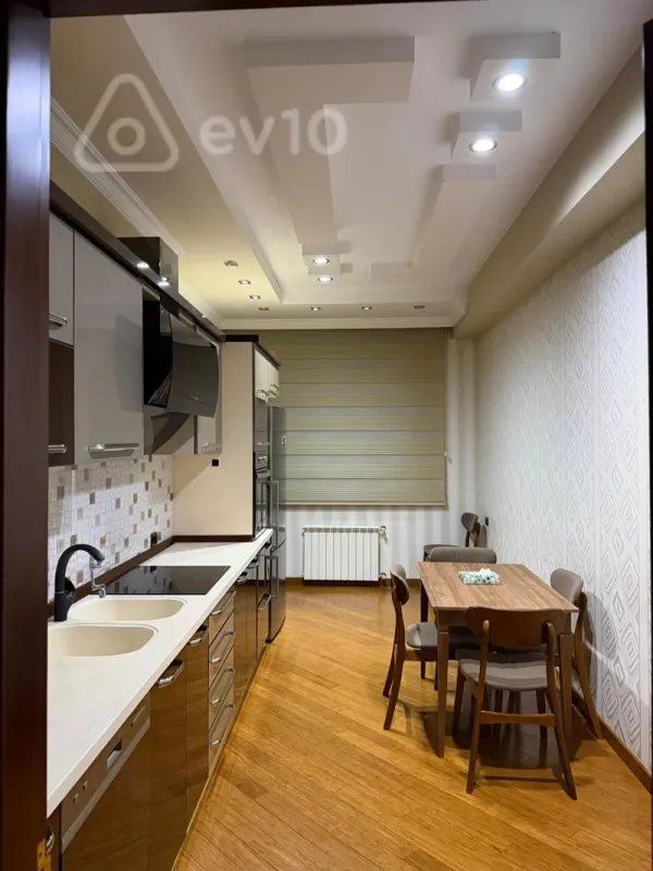 Kirayə verilir 3 otaqlı yeni tikili 180 m²
