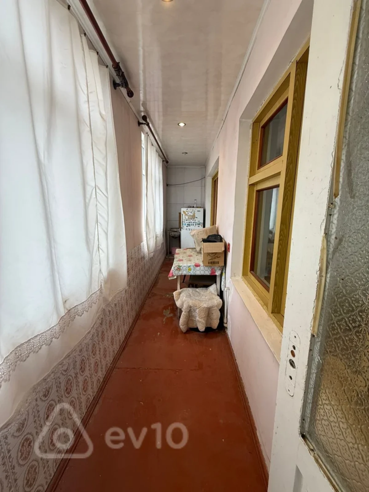 Satılır 4 otaqlı köhnə tikili 100 m²