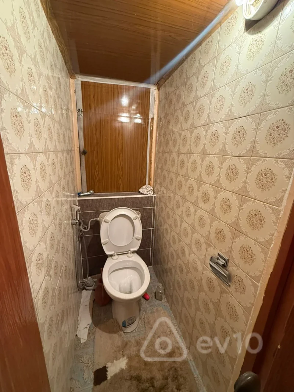 Satılır 4 otaqlı köhnə tikili 100 m²