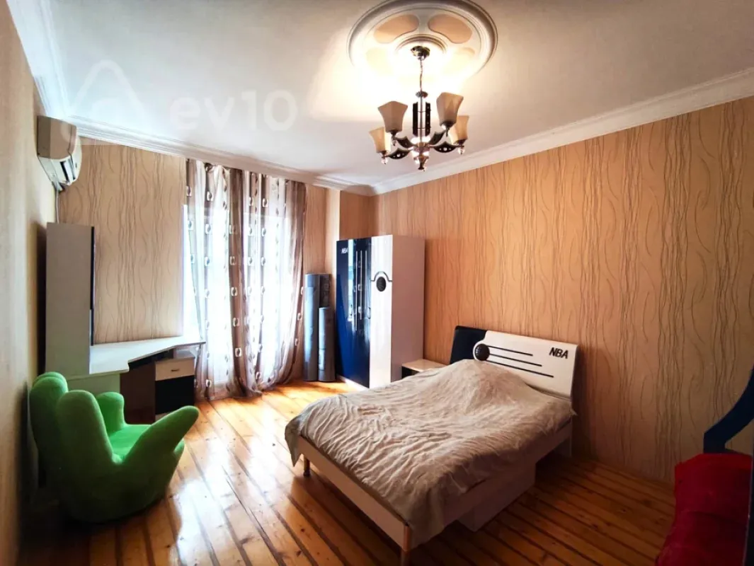 Kirayə verilir 3 otaqlı yeni tikili 150 m²