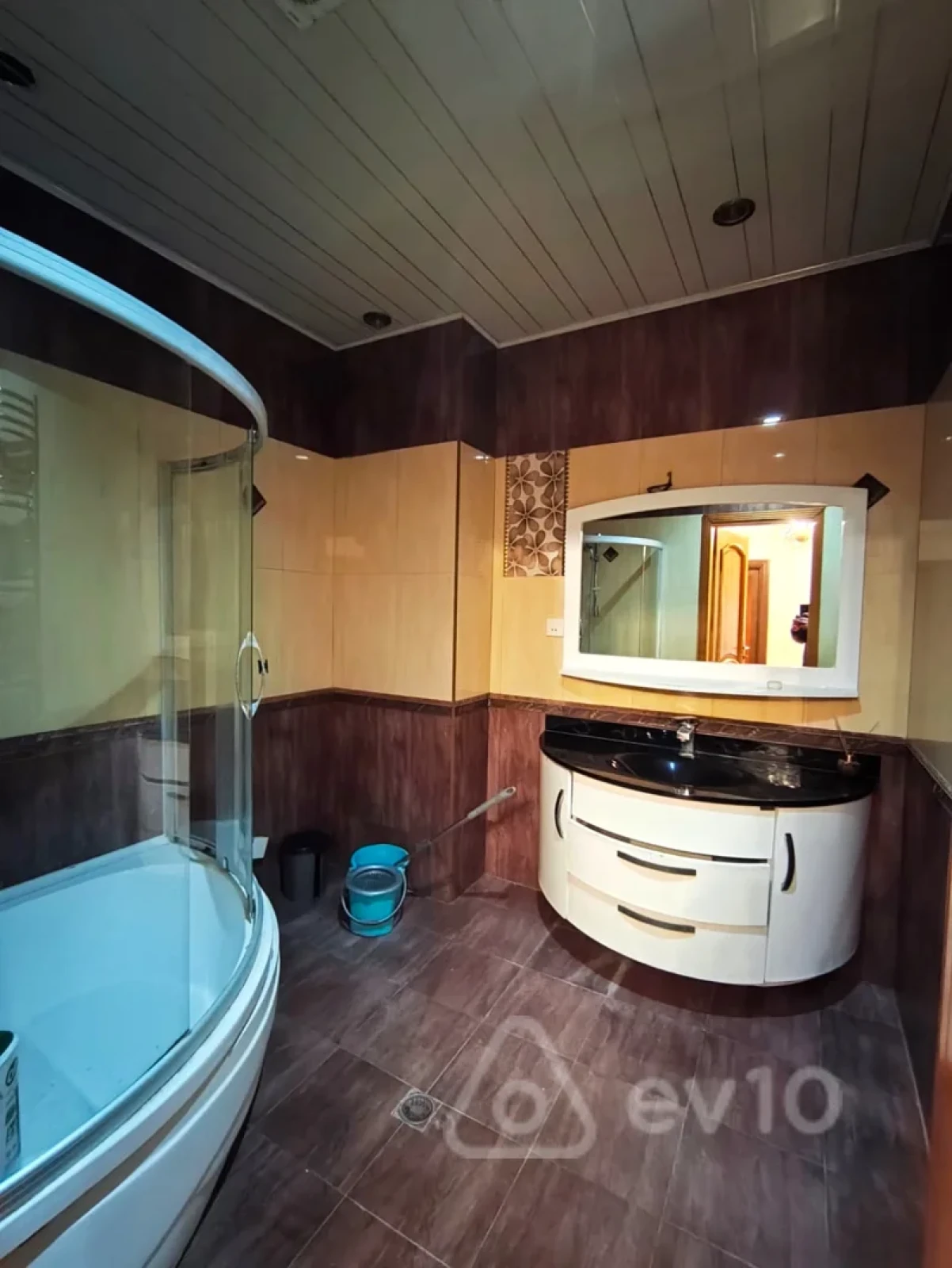 Kirayə verilir 3 otaqlı yeni tikili 150 m²