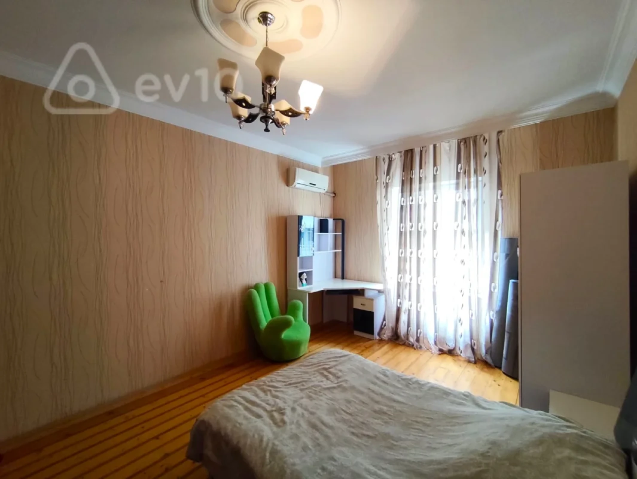 Kirayə verilir 3 otaqlı yeni tikili 150 m²