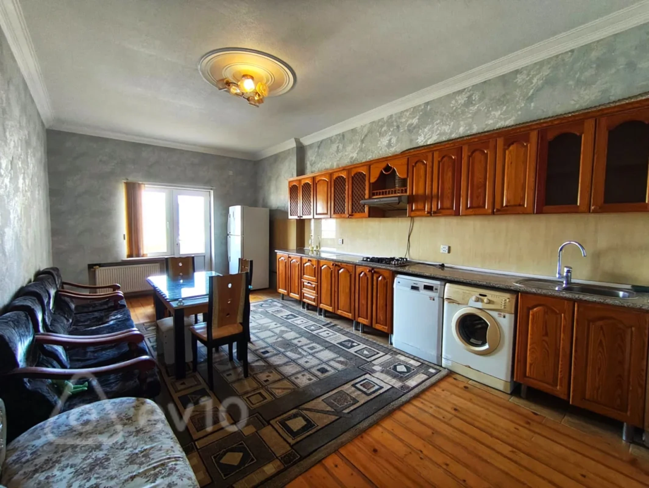 Kirayə verilir 3 otaqlı yeni tikili 150 m²